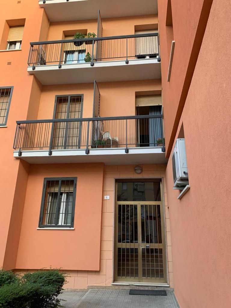 Comfortable Apartament 2 Bedroom Suitable 2-5 Pax Bologna Kültér fotó